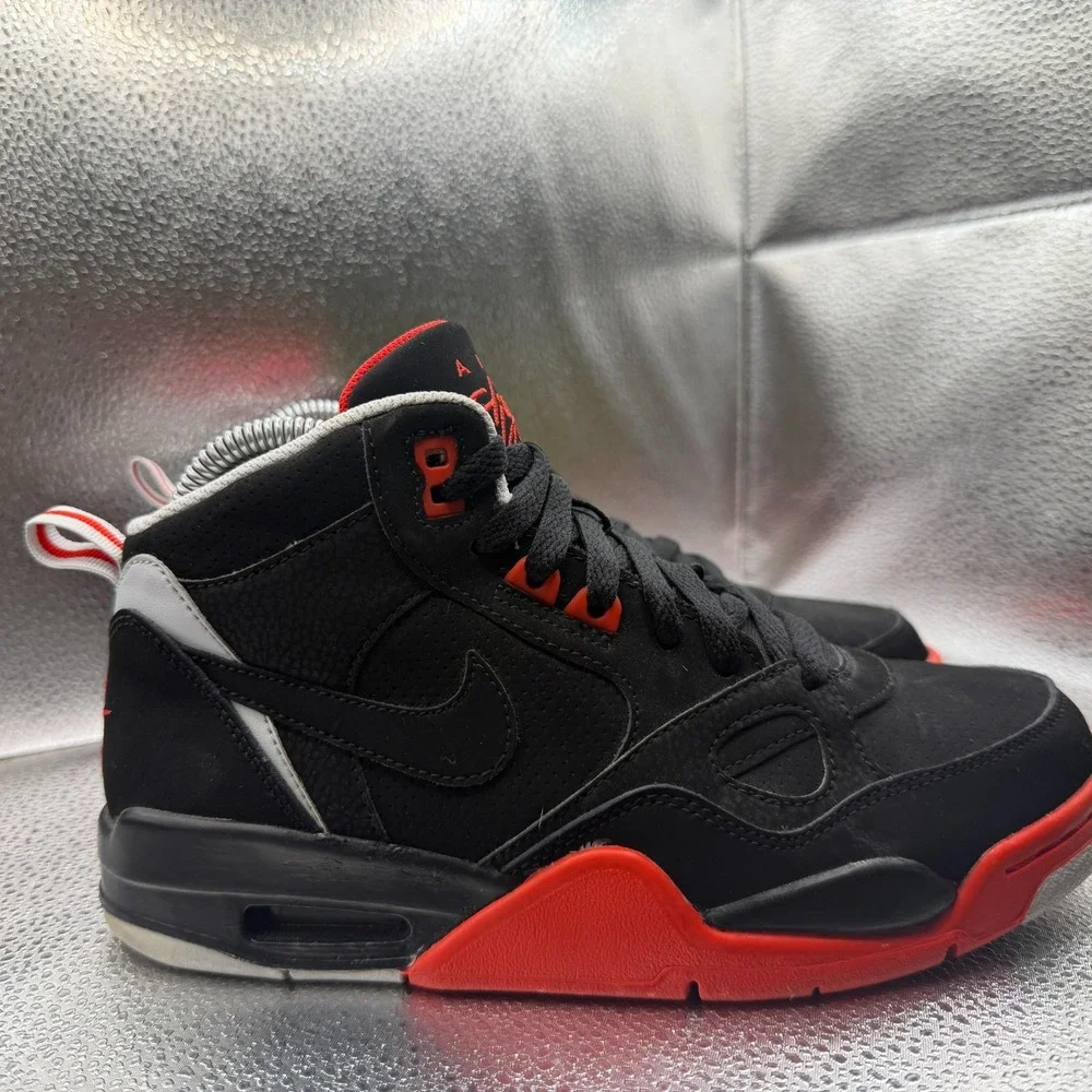 Size 5.5Y Nike Air Fight 13 Retro Black Red Kids Lace‎ Up Sneakers 580493-003